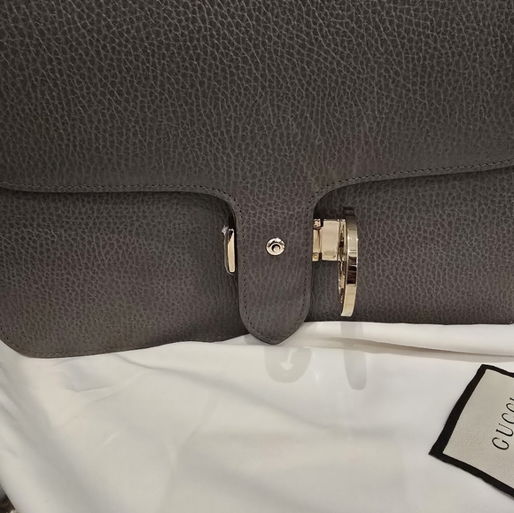 Gucci Interlocking GG Gray Leather Shoulder Bag - Picture 5 of 10